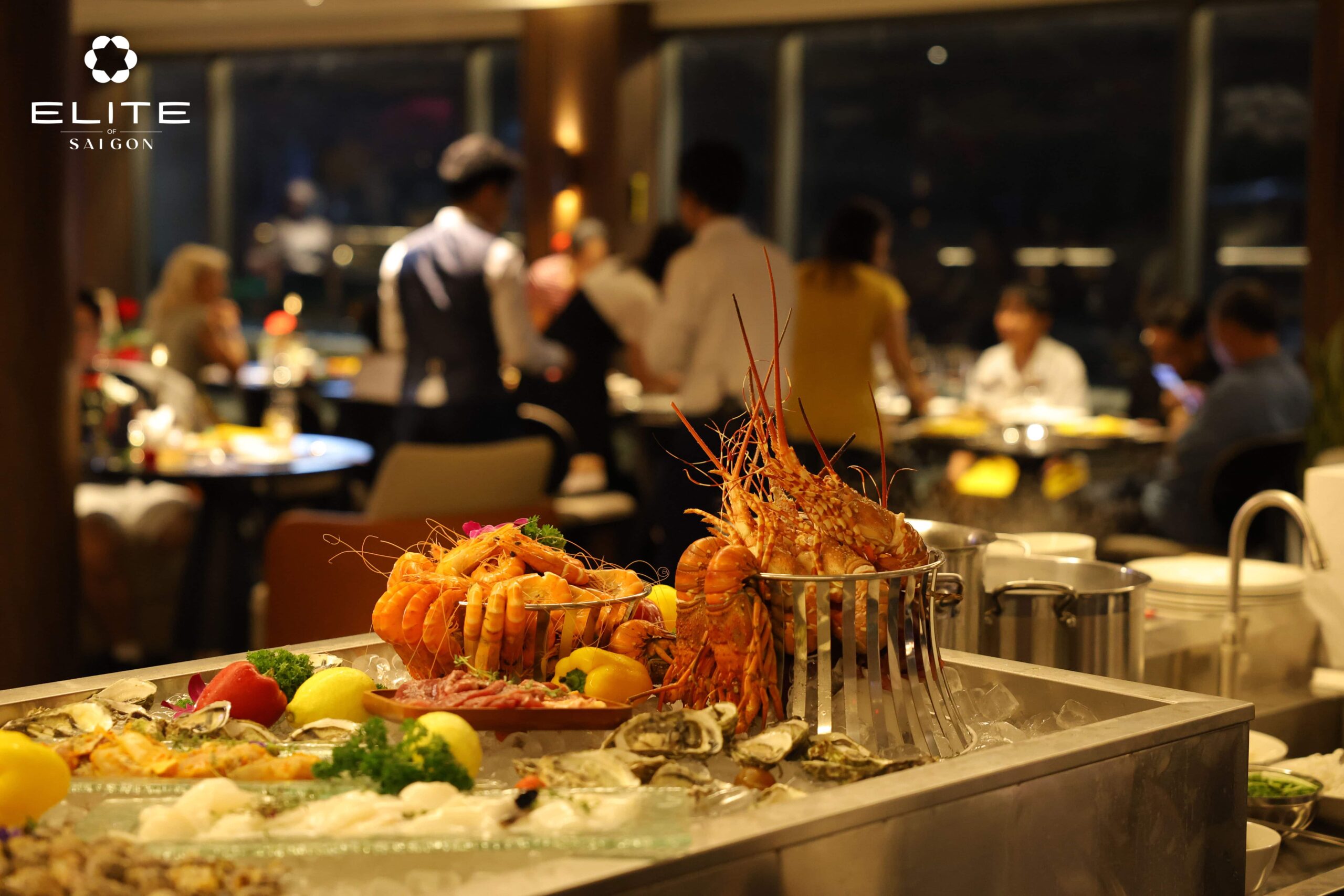 MON TOM HUM VA TOM SU scaled