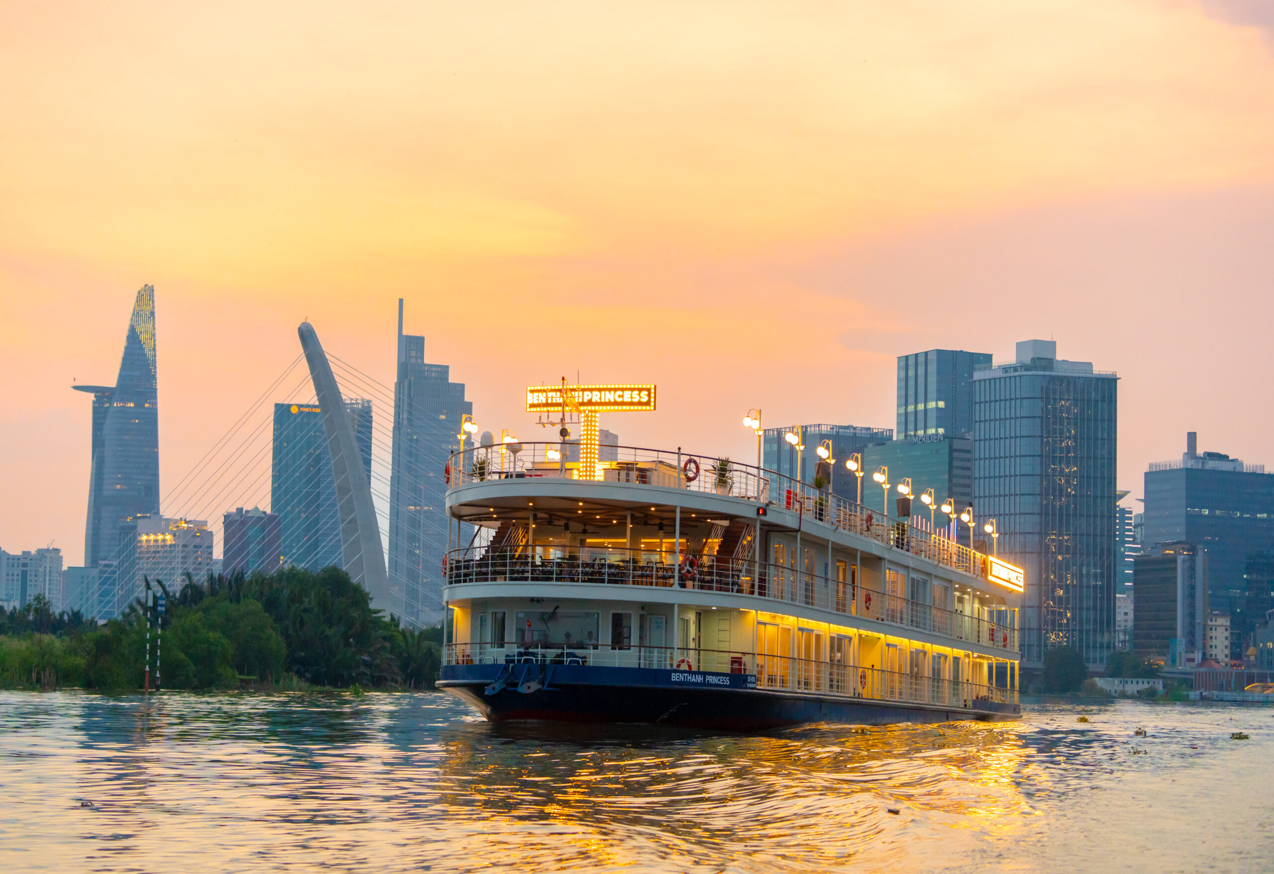Du Thuyền Bến Thành Princess