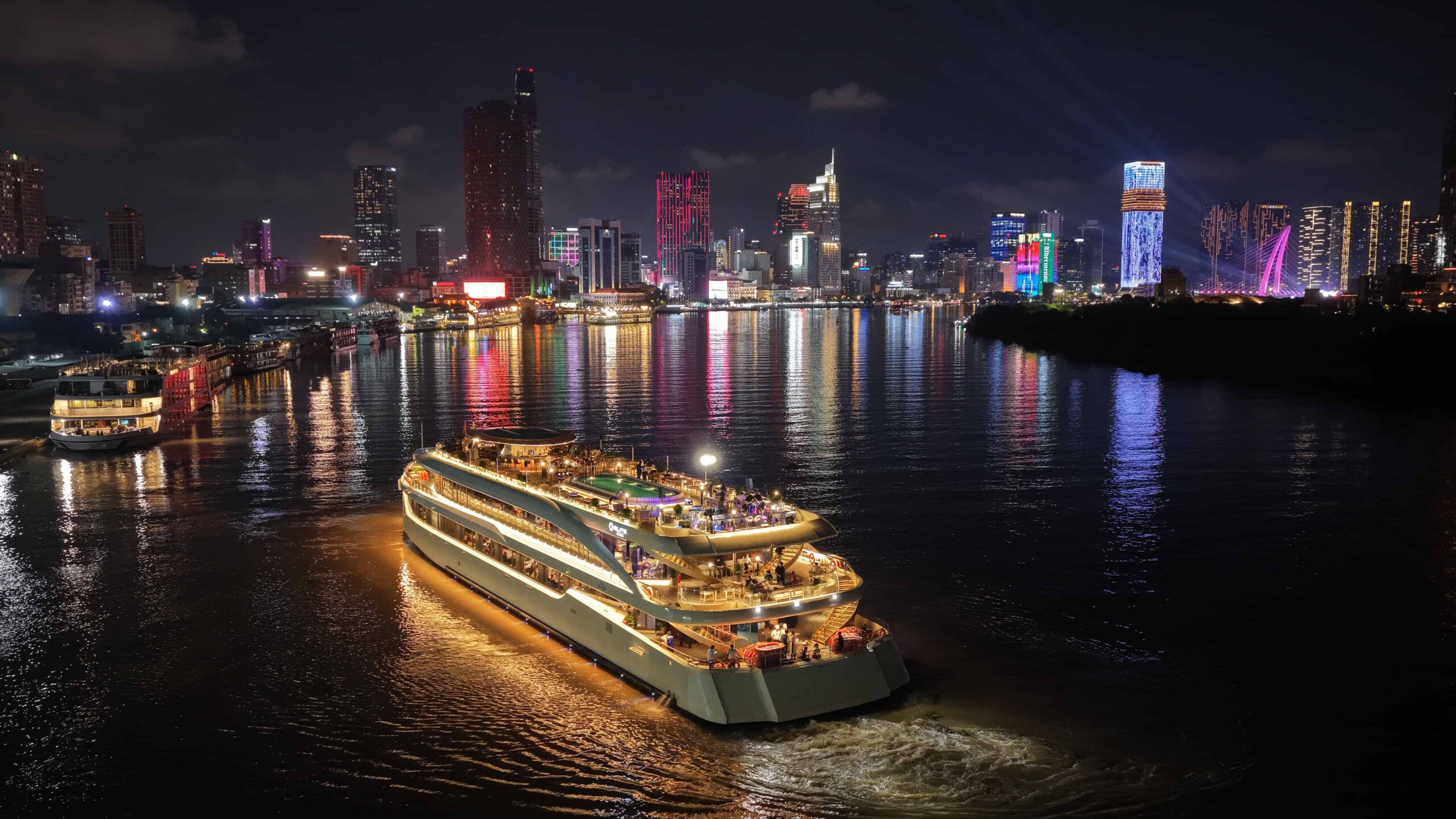 TONG THE ELITE OF SAIGON scaled