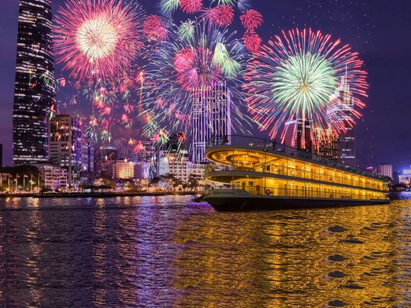 slide 1600 x 1200 du thuyen sai gon 01 da giai nen