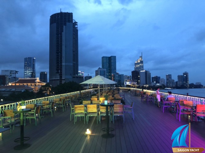 to chuc tiec tau sai gon 2898 1