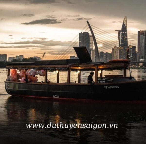 Thuyền sài gòn